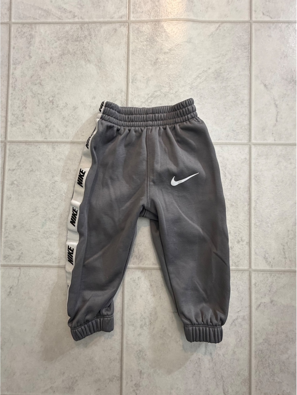 Nike Therma-FIT gray toddler joggers
